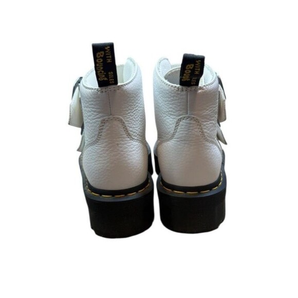 DR MARTENS Devon Heart Womens Size 7 White Leather Buckle Platform Boot Shoes - Picture 10 of 10
